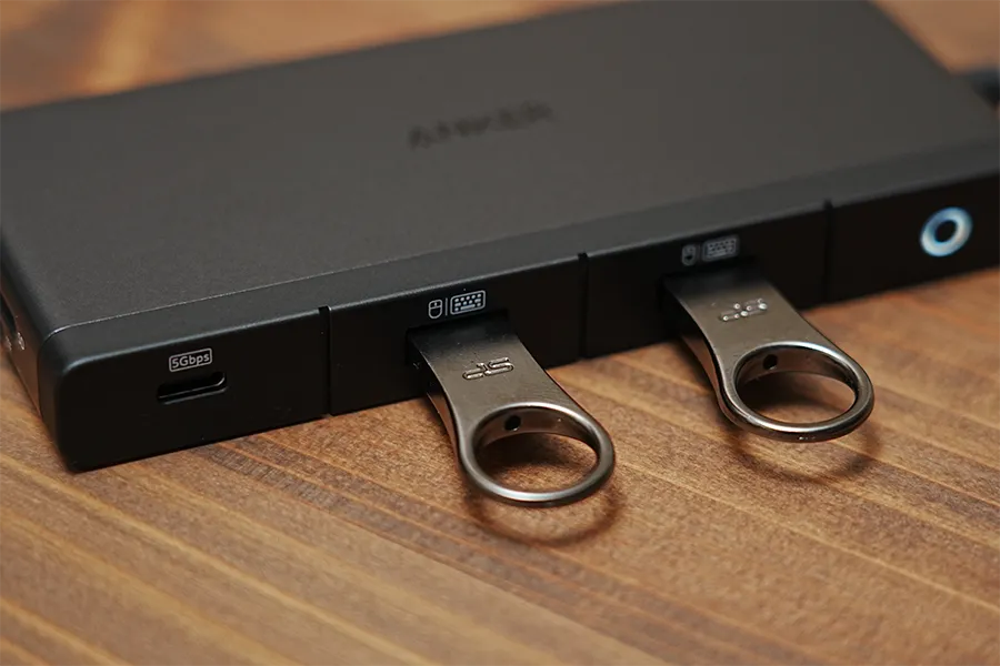 Anker 552 USB-C ハブ 9-in-1ののUSB-A×2ポート側