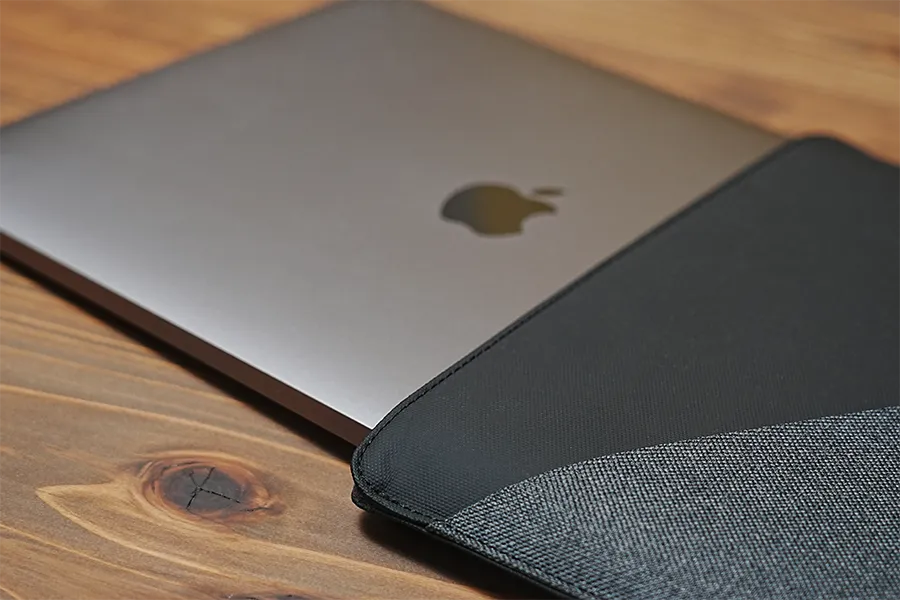 MacBookにカバー・ケースはいらない?必要?著者の失敗談をブログで語る