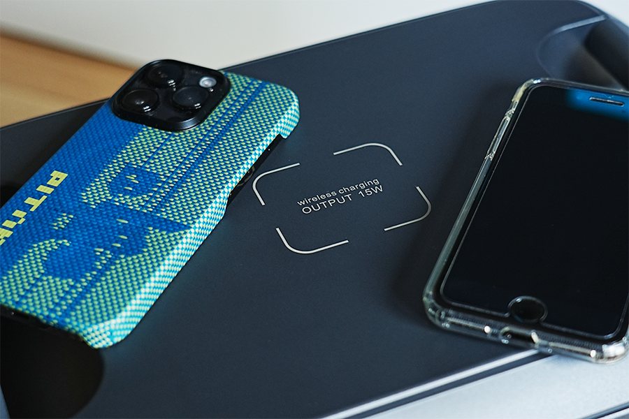BLUETTI AC180は簡単なデスクにもなる