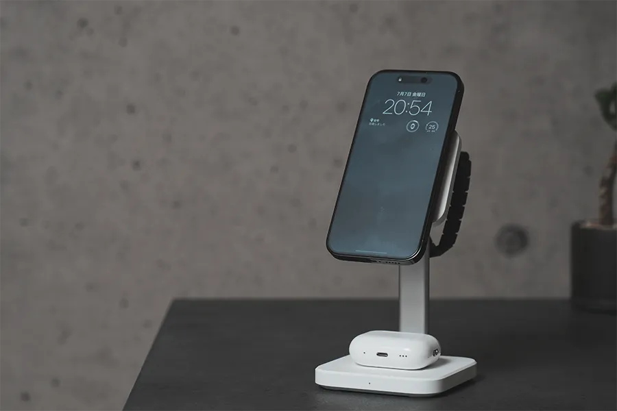 ESR HaloLock 3in1 ワイヤレス充電器 レビュー|省スペース展開のApple Watch・AirPods・iPhone同時充電可なMagSafeスタンド