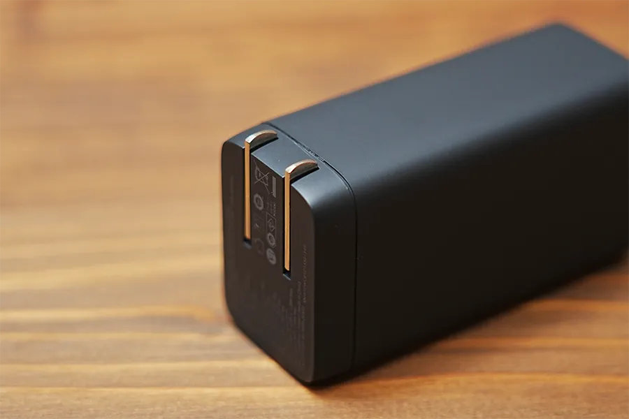 Anker 737 Charger (GaNPrime 120W)のプラグ出す前