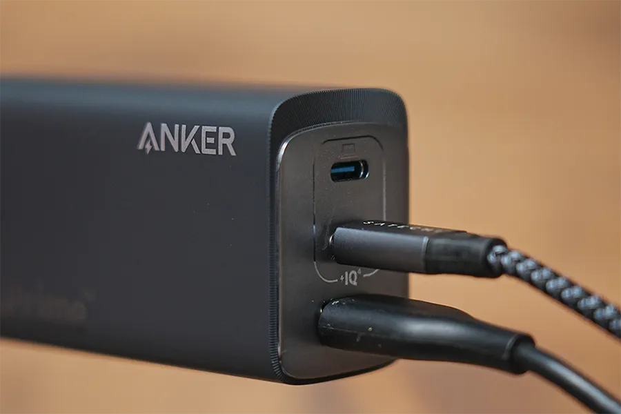 Anker 737 Charger (GaNPrime 120W)の2ポート使用例