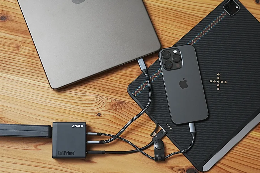 Anker 747 Charger (GaNPrime 150W)でMacBookとiPhoneiPadを充電