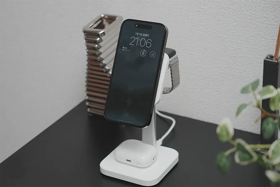 ESR HaloLock 3in1 ワイヤレス充電器の設置場所は選ばない