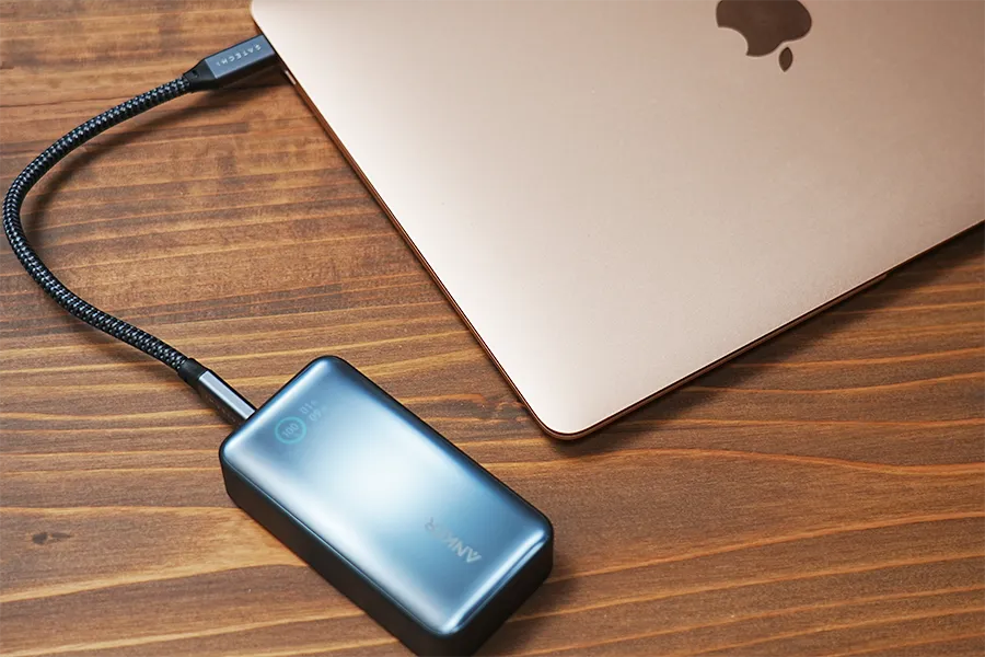 Anker Power Bank (10000mAh, 30W）でMacBook Air充電