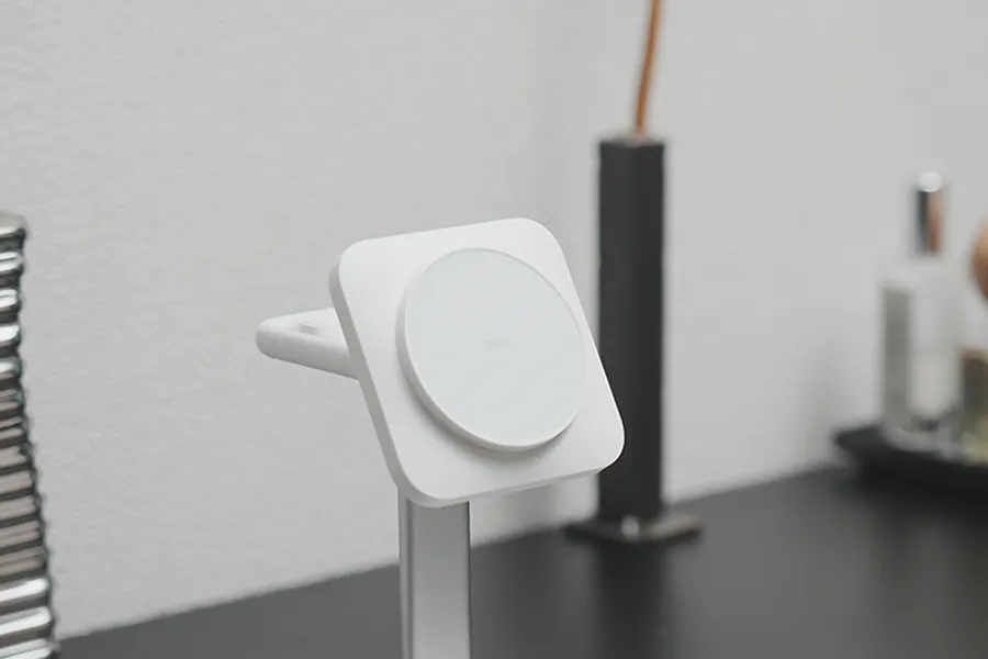 ESR HaloLock 3in1 ワイヤレス充電器の充電できるケースとか