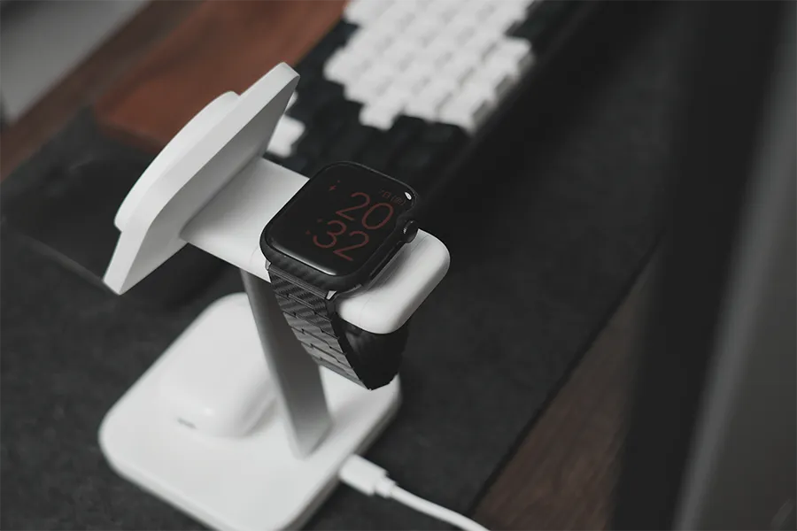 ESR HaloLock 3in1 ワイヤレス充電器でApple Watch充電