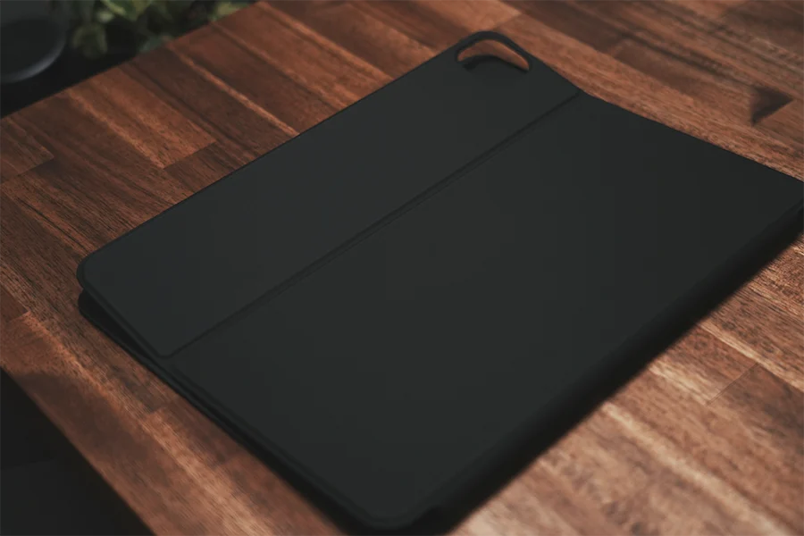 ESR iPad Pro 12.9 ケース 第6_5世代(2022_2021)用 ハイブリッドケース の表面のカメラ側