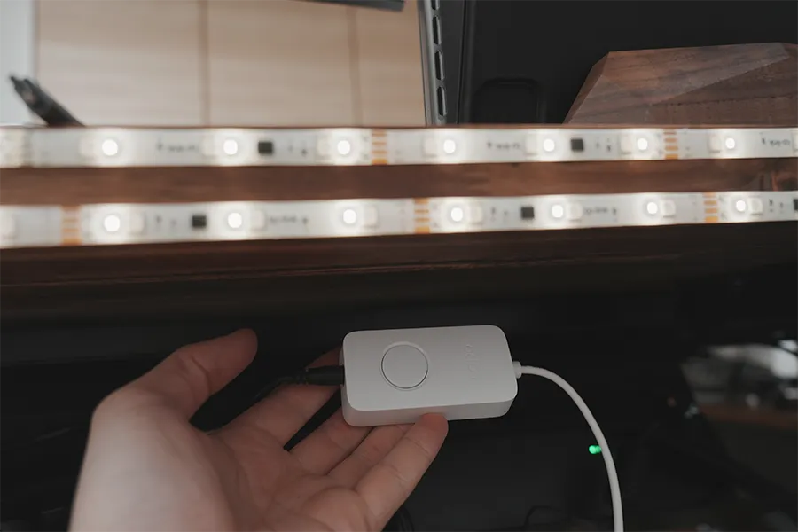 先端まで貼り付けて電源入れて作動するかチェック