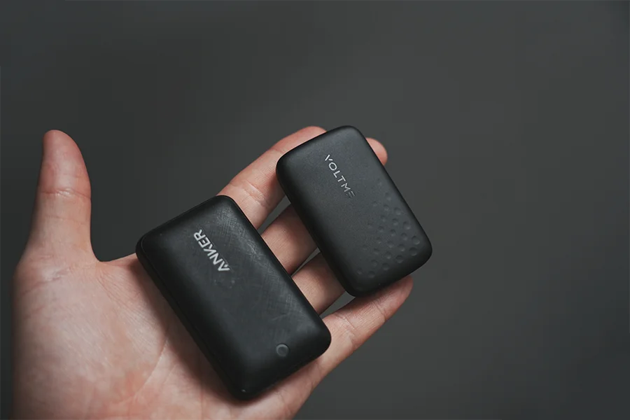 ボルトミーとAnker30W充電器のサイズ比