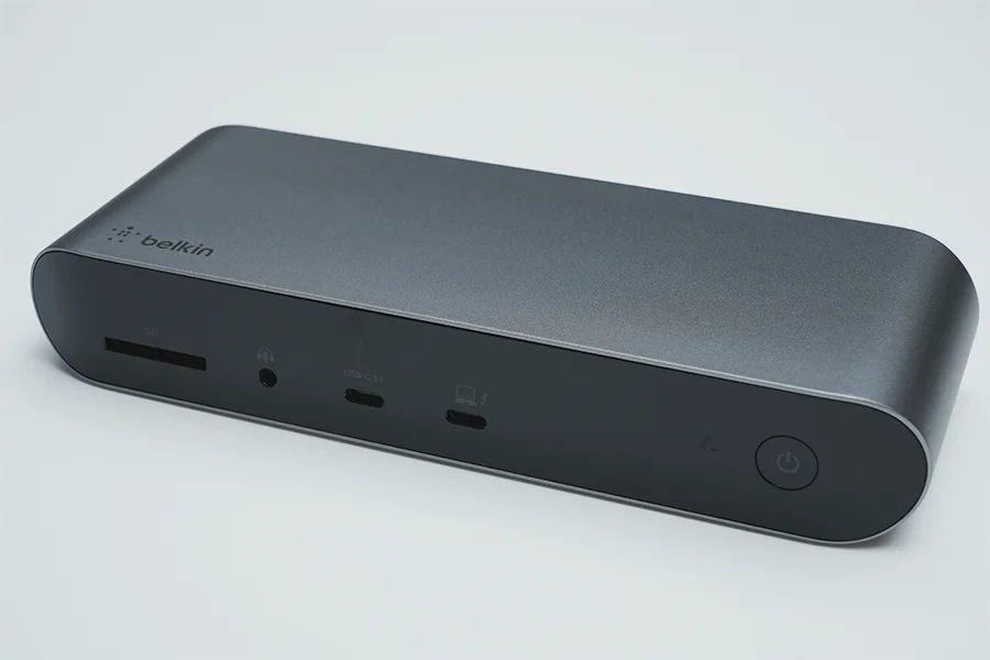 Belkin CONNECT Pro Thunderbolt 4 Dockポート部分前面斜め