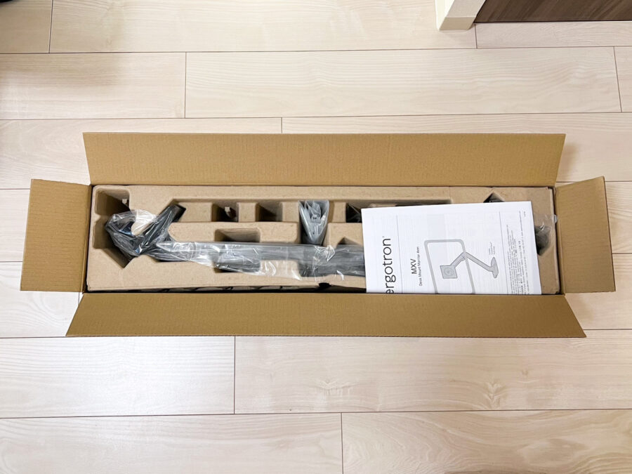 Ergotron(エルゴトロン)MXVデスクモニターアームの梱包箱の中