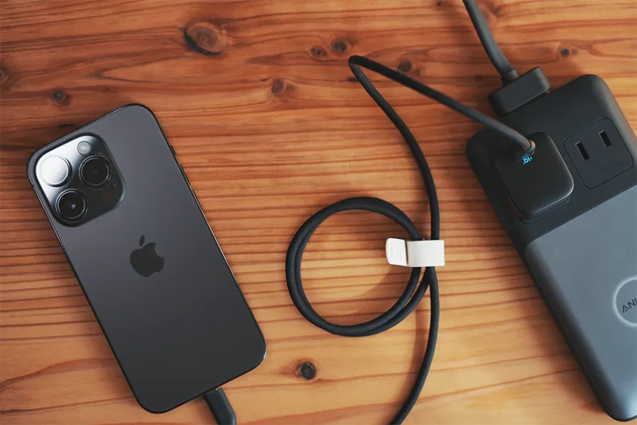 Anker 312 Charger (20W) (USB PD 充電器 20W USB-C 超小型急速充電器)でiPhone 14 Pro充電