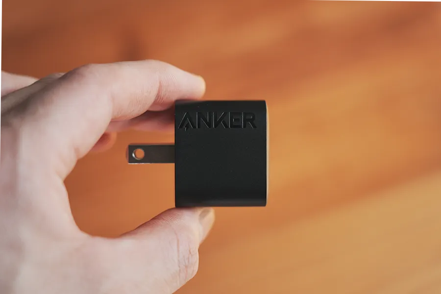 Anker 312 Charger (20W) (USB PD 充電器 20W USB-C 超小型急速充電器)のコンパクトボディ