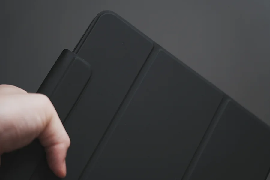 ESR iPad Pro 12.9 ケース 第6_5世代(2022_2021)用 ハイブリッドケースを手荷物