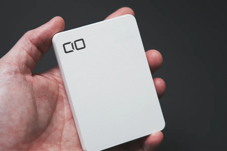 CIO SMARTCOBY Pro SLIMを持った感じ