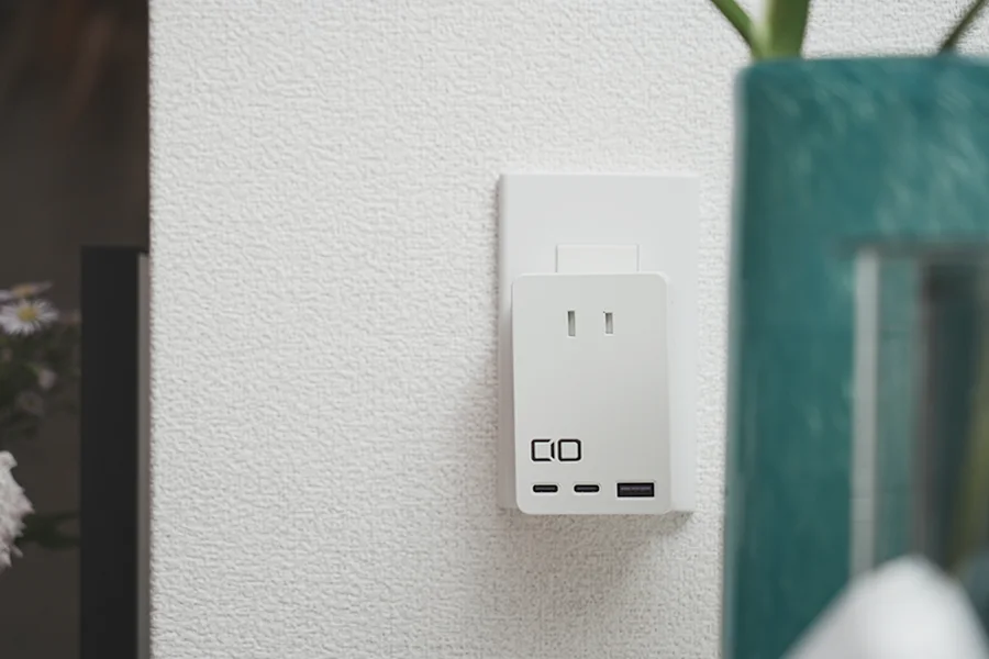 充電器を差し込んだ状態