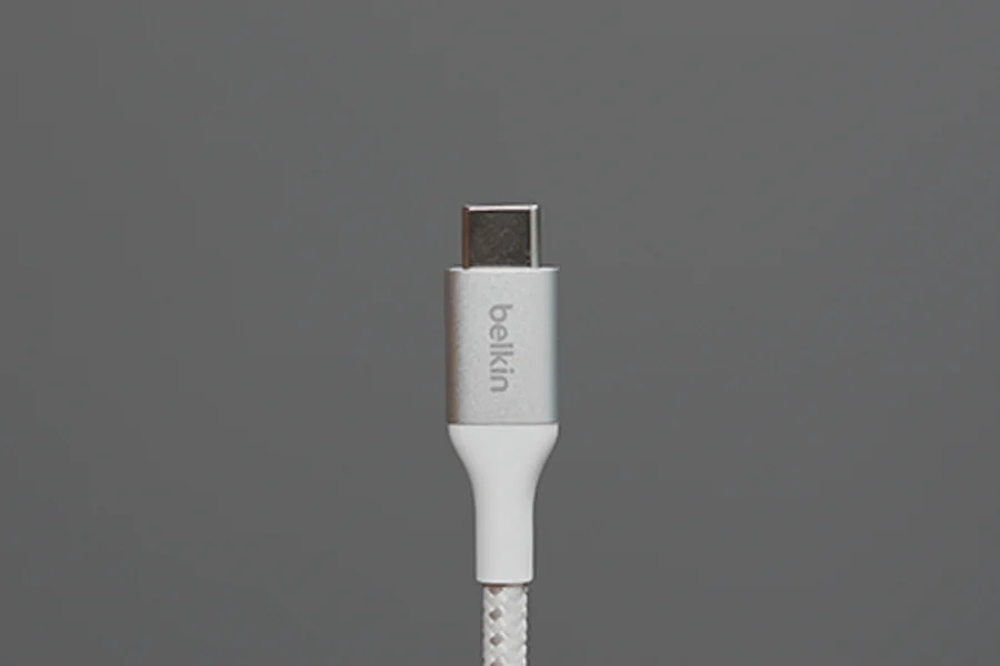 Belkin BoostCharge USB-C to USB-Cケーブル 240Wの先端