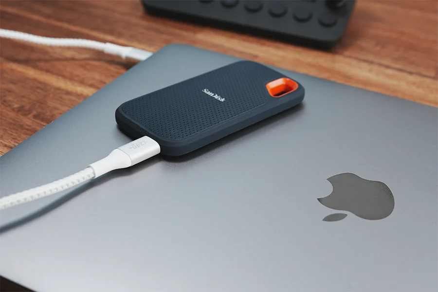 Belkin BoostCharge USB-C to USB-Cケーブル 240Wは転送できる