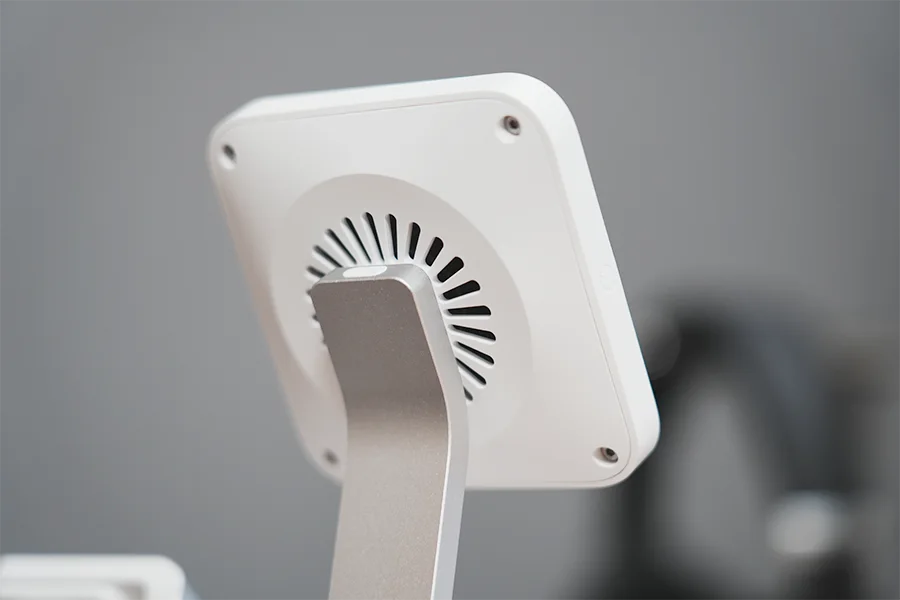 ESR 15W 3in1 MagSafe充電スタンドの冷却ファン
