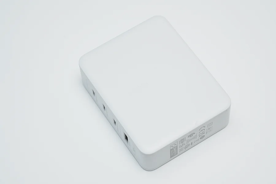 Belkin BoostCharge Pro 140W 4-Port GaN Wall Charger本体デザイン