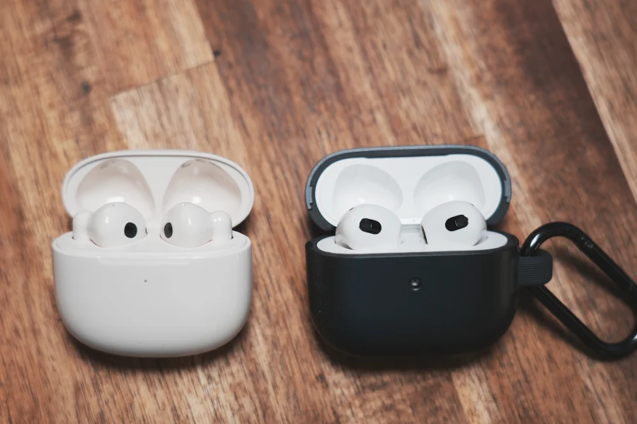 EDIFIER W320TNとAirPods Pro 第2世代のケース比較