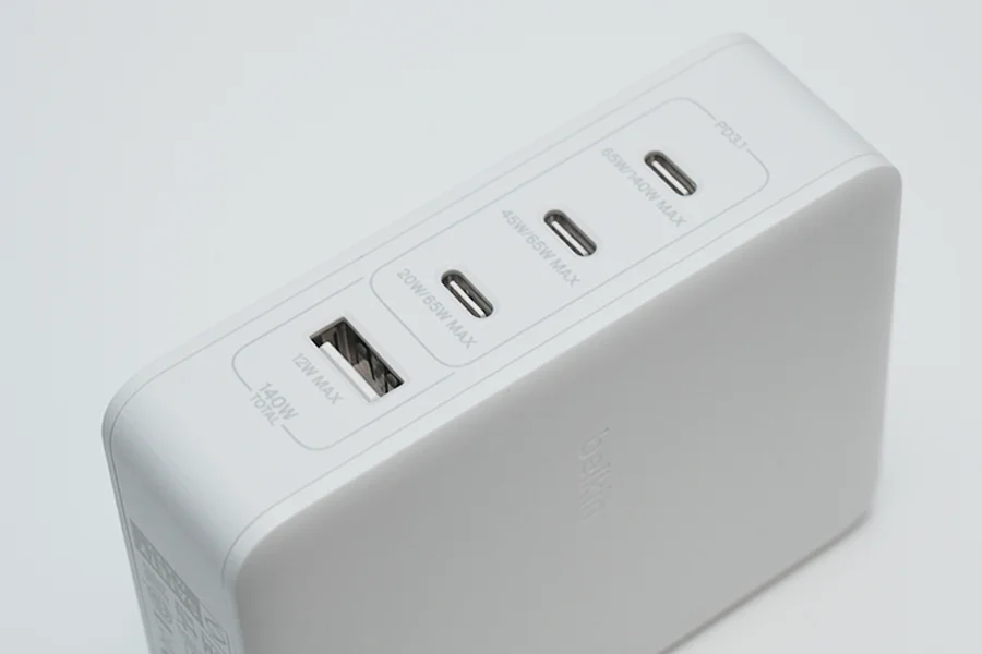 Belkin BoostCharge Pro 140W 4-Port GaN Wall Chargerポート
