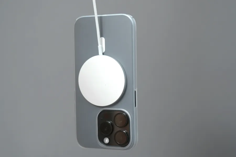 iPhoneのMagSafeマグネット