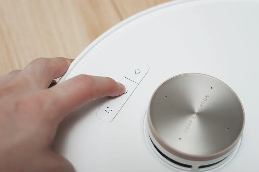電源ボタンを押す