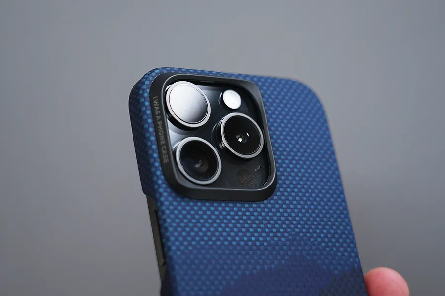 iPhone 15 Pro PITAKA StarPeakのレンズ周り