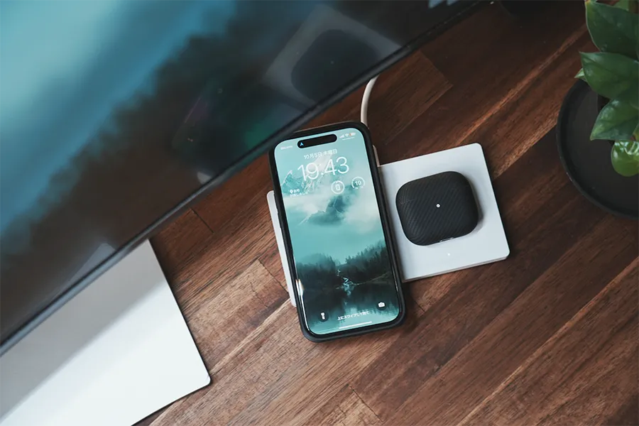 iPhone 15 シリーズおすすめ充電器Belkin BoostCharge Pro 2-in-1 ワイヤレス充電パッド