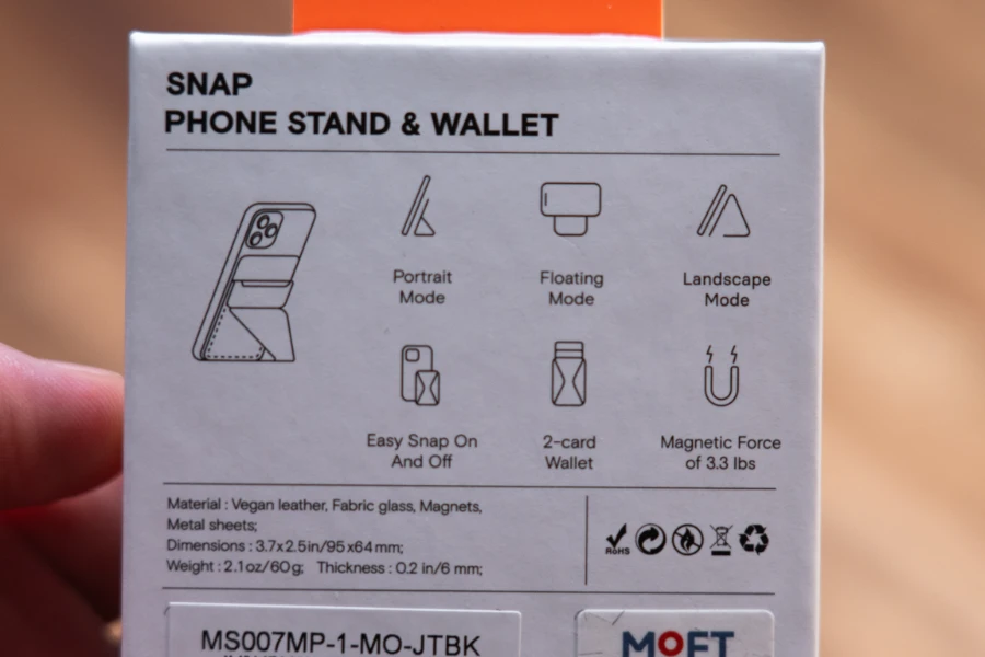 iPhone 15 Pro用 Snap-On スマホスタンド「MOVAS™」ヴィーガンレザーの特徴